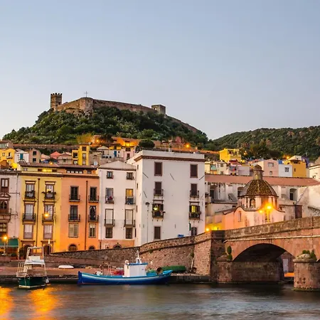 La Dama Del Castello Bosa